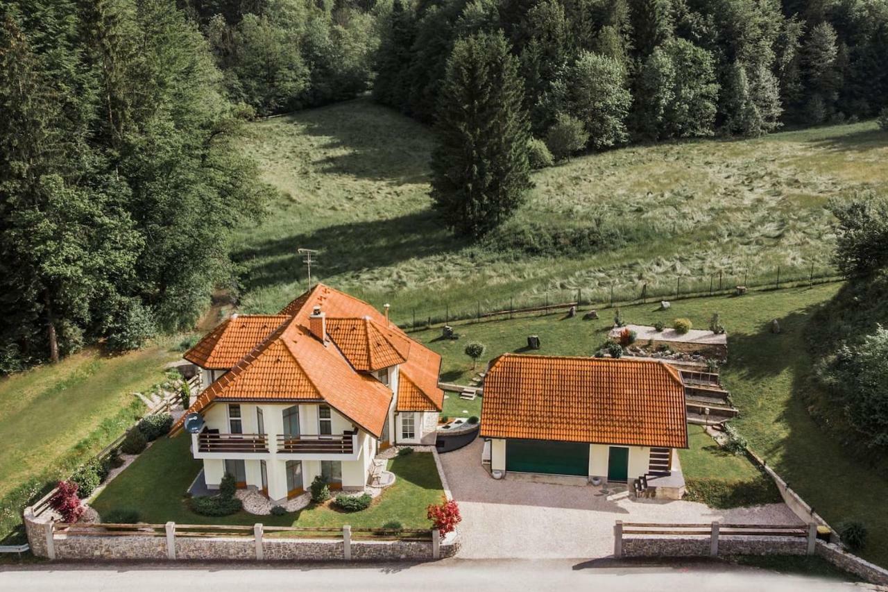 House Of Adventure - The Base To Explore Slovenia Laze v Tuhinju Екстер'єр фото